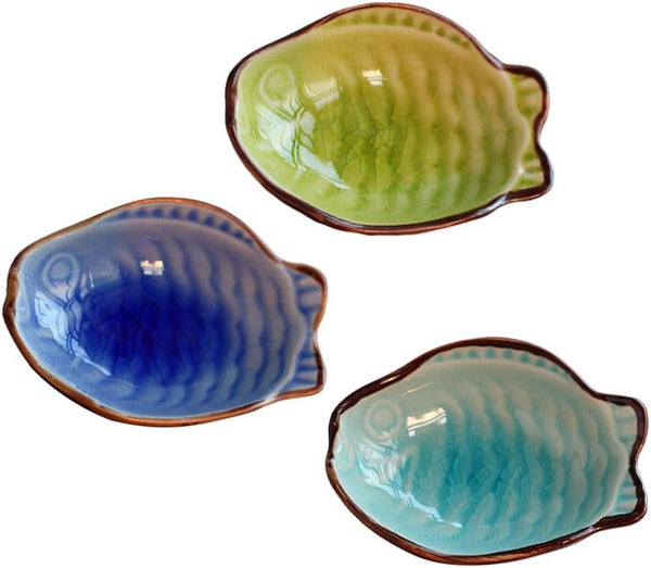 WAIT FLY Cute Fish Shaped Ceramics Seasoning Dishes/Tea Bag Holders/Ketchup Saucer/Appetizer Plates/Vinegar Spice Salad Soy Sushi Wasabi Seasoning Dipping Bowls, Set of 3