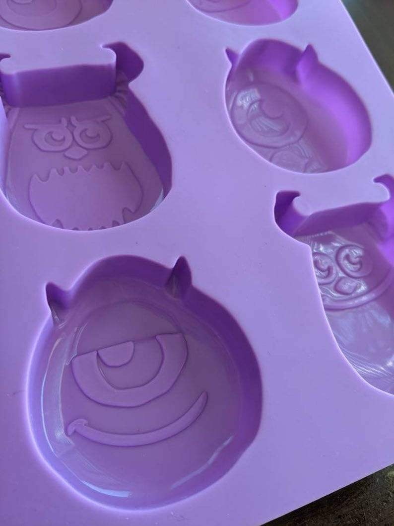 Petite Silicone Cake Mold - Winnie the Pooh Design