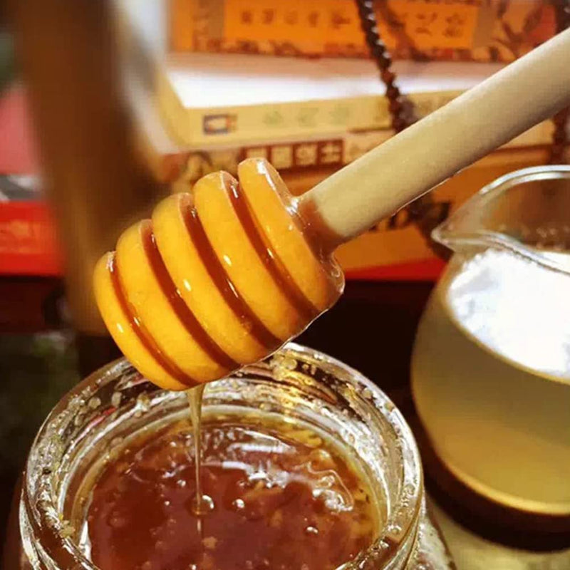FOCCTS 100pcs Honey Dipper Sticks, 3 inch Wooden Honey Dipper Honey Stirrers Honey Spoon with Natural Jute Twine Kraft Paper Tags for Honey Jar Dispense Drizzle Honey Wedding Party Favors Honey Server