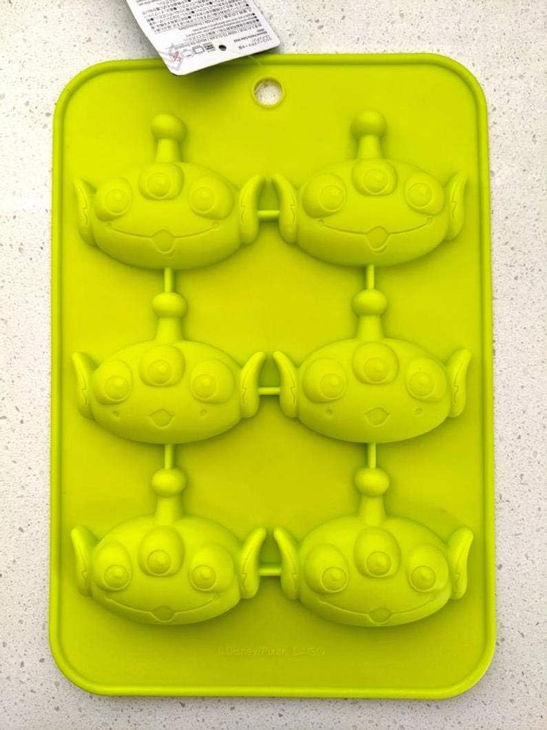 Petite Silicone Cake Mold - Winnie the Pooh Design