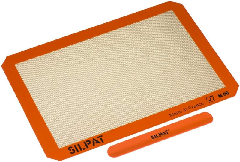 Half Sheet Non-Stick Silicone Baking Mat in Cream - Silpat Premium