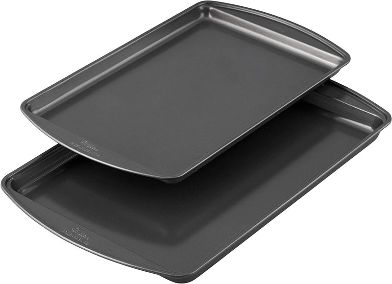 Wilton 9-Inch Baking Pan Set with Lid Non-Stick 2 Pieces