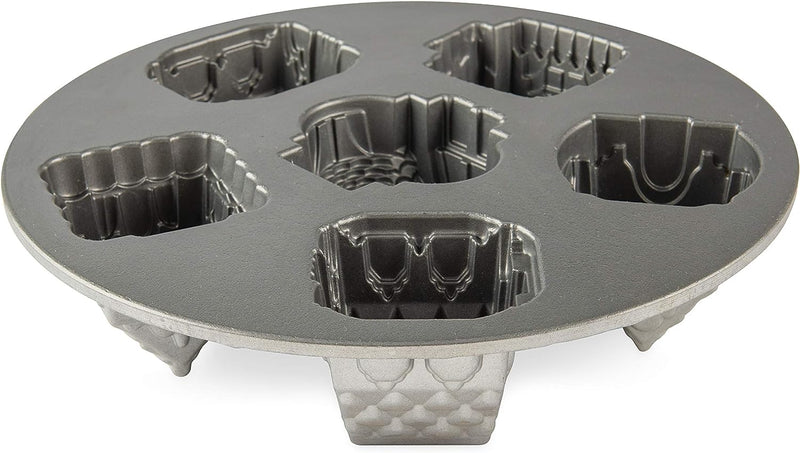 Gingerbread House Bundt Pan - Nordic Ware