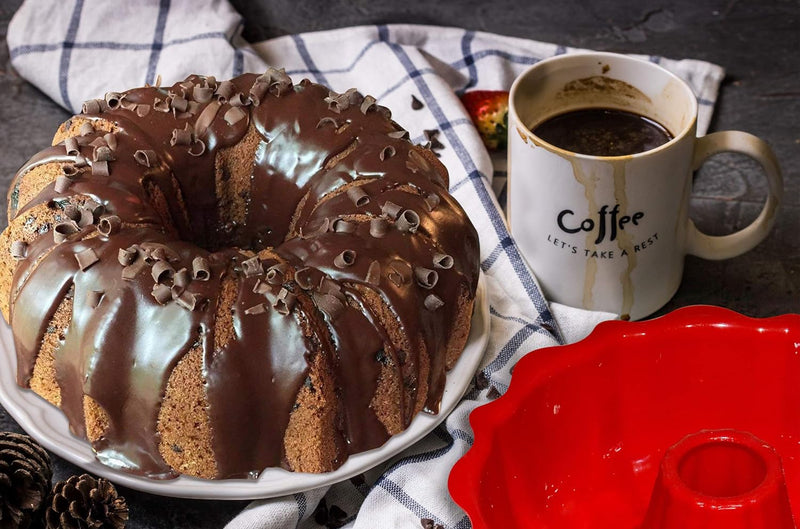 European Grade Cake Mold - Non Stick Silicone 9-inch Fluted Pan for Baking Jello Gelatin and Cakes - BPA-Free