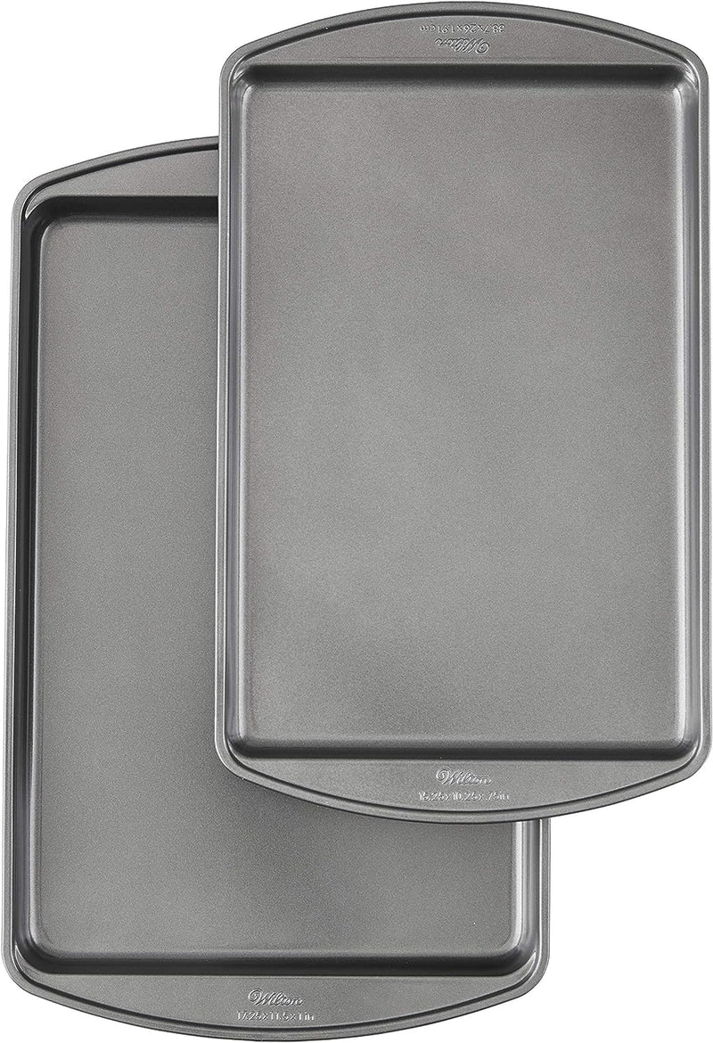 Wilton 9-Inch Baking Pan Set with Lid Non-Stick 2 Pieces