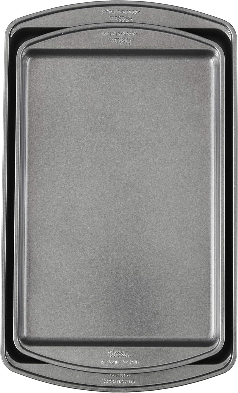 Wilton 9-Inch Baking Pan Set with Lid Non-Stick 2 Pieces