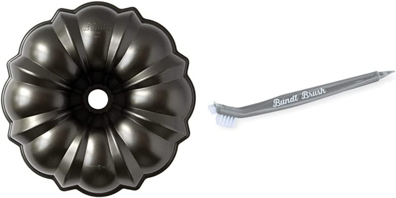 Nordic Ware Pro Cast Original Bundt Pan, 12 Cup, Grey