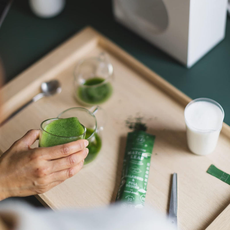 Cuzen Matcha Maker Starter Kit, an Innovative At-home Matcha Machine that Produces Freshly Ground Matcha from Organic Shade-grown Japanese Tea Leaves (White)